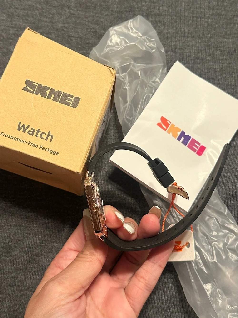 SKMEI Svelete Men’s Square Smartwatch-Style Quartz Watch, Rose Gold & Black